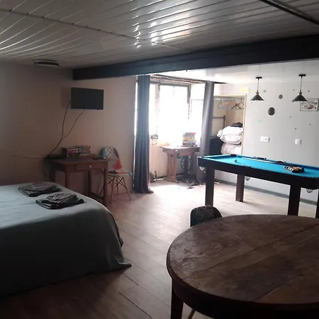 Calme Avec Billard